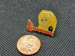 Vintage 80er Jahre Iron Maiden Eddie Killers Pinback Button rot / gold - Bild 1 von 2