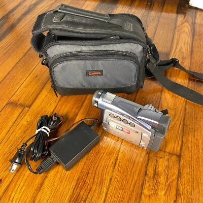 Canon Digital Video Camcorder ZR80 18X Mini DV Camera 360x Zoom PARTS READ - Image 1 of 4