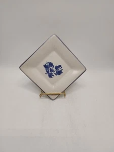 Pfaltzgraff "Yorktowne" 6 Inch Sandwich/Appetizer Plate-Mint Condition - Picture 1 of 3