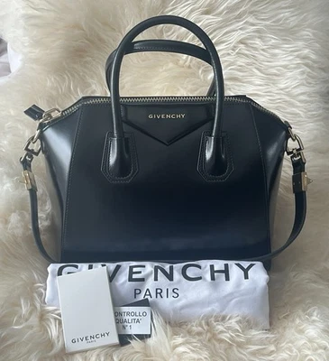 Bolso de hombro Givenchy pequeño Anitgona brillante Lord piel de becerro negro Foto 1 de 4