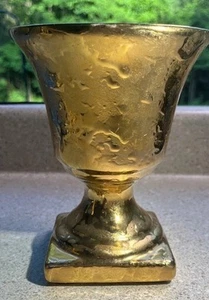 H520~ Weeping Bright 22K Gold Hand Decorated Ceramic Urn 7" Tall - Picture 1 of 5