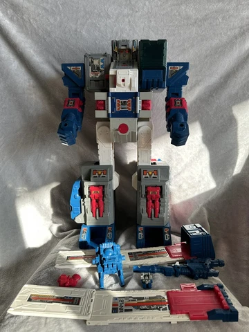 Fortress Maximus Transformers G1 Mostly Complete!!! Cover