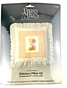 Kit de costura de almohada de punta de aguja Precious Moments AMAOS UNOS A OTROS 8412 - Imagen 1 de 5