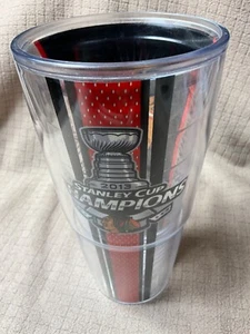 Chicago Blackhawks 2013 Stanley Cup NHL Tervis Plastic Cup Tumbler 24 oz NEW - Picture 1 of 6