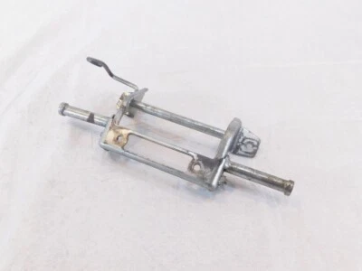 Soporte y bisagra de montaje de sillín de asiento Honda CBR900RR CBR929RR FireBlade CBR 900 929 Foto 1 de 4