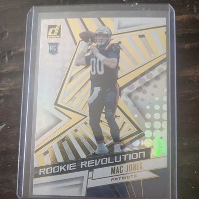 Mac Jones 2021 Donruss Rookie Revolution #REV-MJO Rookie Card - Image 1 of 3