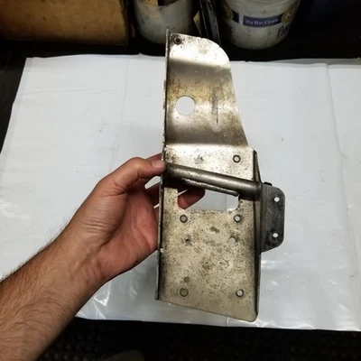 2004-2010 Polaris Edge XCSP RMK Switchback right trailing arm mount 2202598 - Image 1 of 4