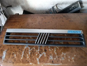 GRIGLIA MASCHERINA ANTERIORE FIAT PANDA 1986-2003 Originale Grigio Argento - Foto 1 di 3