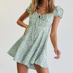 NEU Prinzessin Polly Finley ditsy Blumen Puffärmel Strampler - Bild 1 von 5