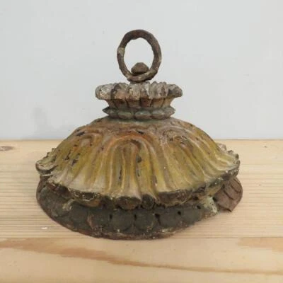 ANTIQUE DECORATIVE CARVED ARCHITECTURAL WALL OR CEILING FITTING ORIGINAL PAINT - Image 1 of 4