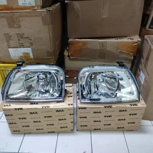 Kit de faros delanteros exteriores para Mitsubishi L200 2003-2007 - Imagen 1 de 2