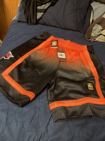 Mitchell & Ness New York Knicks Fadeaway Shorts 1996 Orange Black Mens XL HWC Cover