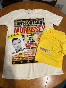 Morrissey - ZWEI T-SHIRTS - NEU MEDIUM BAUMWOLLE & Playbill Magazin - Bild 1 von 9