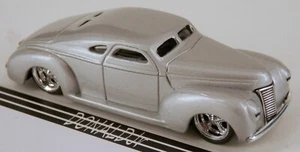 Ford Jada 1940 parte superior picada personalizada Hot Rod plata diecast escala 1/64 - Imagen 1 de 2