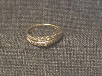 ANILLO DE ORO DE 9 QUILATES ESTAMPADO/MARCAS Y CIRCONITAS CÚBICAS, DAMAS 9, 2,32 GR Foto 1 de 4