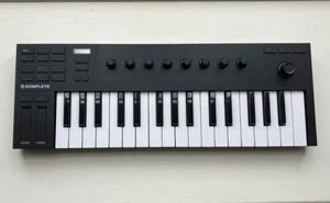 Native Instruments Komplete Kontrol M32 USB Midi Controller Keyboard - Picture 1 of 3