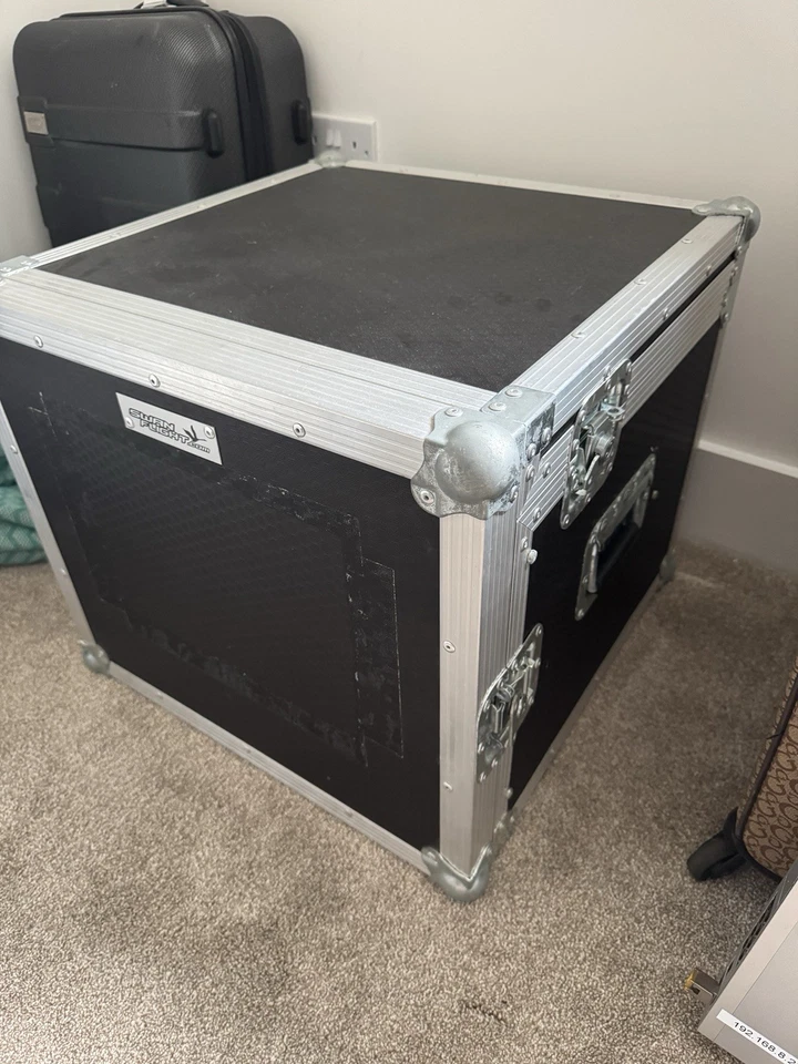 Swan Flight Case 19 Inch Black Lockable - Image 1 of 4