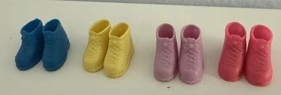 Botas Barbie Camping Senderismo Botas de Trabajo 4 pares Sin Muñeca Incluida. Foto 1 de 4