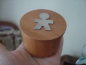 Rare Collectible Vintage Alessi Twergi Pear Wood Round Trinket Box ~ 6cm - Picture 1 of 9