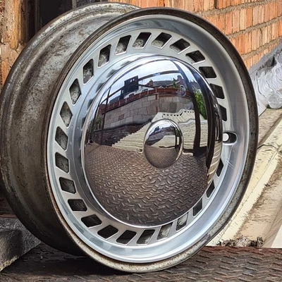 Ford Mk1 Consul Zephyr Zodiac Wheel Trims x 4. Classic Car Parts - Image 1 of 4