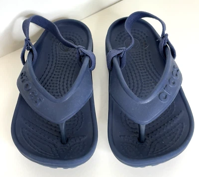 Crocs Niño Talla 8 C8 Zapatos Sandalias Azul Marino Parte Superior Abierta Correa Elástica Espalda Playa Foto 1 de 4