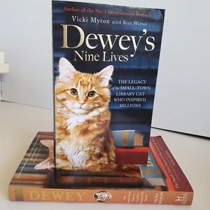 2x Bk Lot Dewey: The Small-Town Library Cat Who Touched the World Vicki Myron - Picture 1 of 17