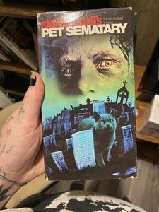 VTG Stephen Kings Pet Sematary VHS Tape 1989 Paramount Horror Movie - Picture 1 of 2