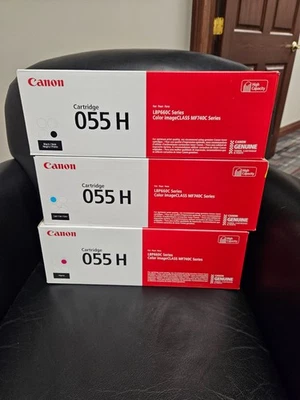 Lote de 3 cartuchos de tóner originales Canon 055H nuevos en caja negro, magenta, cian, se sobrecajará Foto 1 de 3