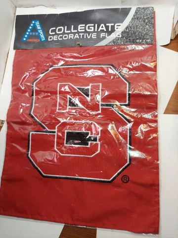 NC State Wolfpack decorative flag 12.5"x18" Cover