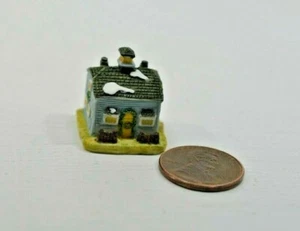Escultura en miniatura de casa señorial a escala 1:12 muñecas A4199 - Imagen 1 de 12
