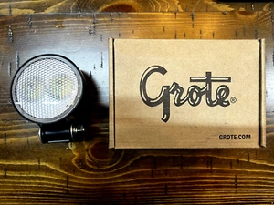Lámpara LED Grote 64G11 Multi-Voltios Montaje Casi Colgante - Imagen 1 de 2