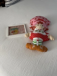 Vintage 1980 Strawberry Shortcake American Greetings gerahmtes 3D Bild mit Kissen - Bild 1 von 6