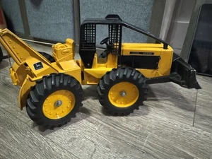 ERTL John Deere Skidder 1:16 - Picture 1 of 6