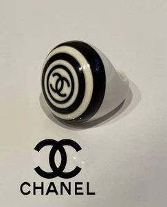 CHANEL Coco Mark Kunststoffring schwarz x weiß gebraucht aus Japan - Bild 1 von 12