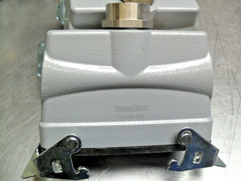  Thomas & Betts CH624MV Coupler Enclosure Hood, Top Entry, CH 624 MV NEW  - Image 1 of 3