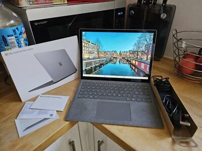 Microsoft Surface Laptop 3 i5-1035G7 8GB 128GB Windows 11 Touchscreen Silver - Image 1 of 4