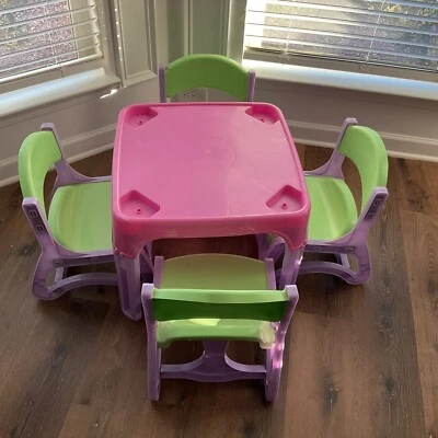 Пластиковый детский стол и 4 стула набор для чтения письма ребенка ясельного возраста для мальчиков или девочек - Изображение 1 из 4