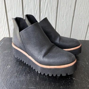 All Black Size 38 Flatform Leather Shootie Lug Sole Zip Ankle Boot - Picture 1 of 8