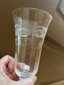 4er Set Vintage geschliffene Kristall Becher Gläser mit Fuß und Blumenmuster - Bild 1 von 5