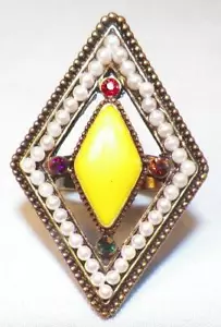 Cocktail Ring Rhinestones Yellow Imitation Pearls Diamond Shape Goldtone 1 Size - Picture 1 of 3