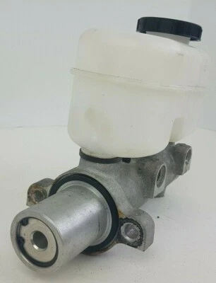 Brake Master Cylinder For Ford E250 E350 Club Wagon Econoline Super Duty YUA062 - Image 1 of 4
