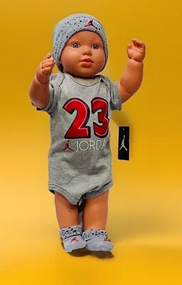 AIR JORDAN Bebé NIÑOS Body/Mamelucos, Botines y Gorra: JUEGO DE REGALO 3-6 Meses Foto 1 de 4