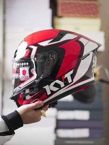 KYT TT REVO OLLY BAYLIS ECE 22.06 Include Irridium Visor (size M L XL) - Picture 1 of 11