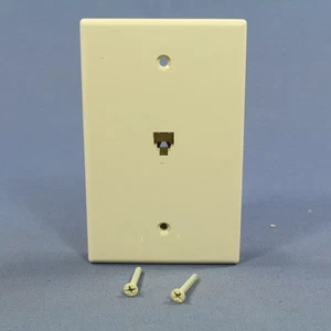 Cooper 3533-4LA Light Almond 1-Gang 4-Wire Phone Jack Mid-Size Cover Flush Mount - Afbeelding 1 van 5