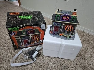 2014 Lemax Spoky Town Spoky Animali domestici boo-tique decorazione Halloween 45668 - Foto 1 di 12