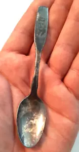 Vintage Oneida Silversmith JOHN KENNEDY Spoon order and enjoy its beauty - Picture 1 of 2