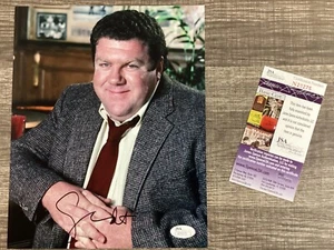(SSG) GEORGE WENDT Signed 8X10 Color "Cheers as Norm at the Bar" Photo - JSA COA - Picture 1 of 5