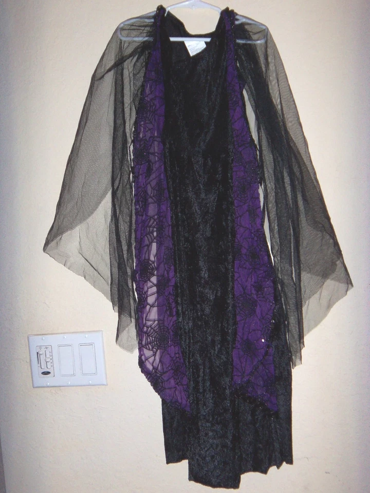 DISFRAZ HALLOWEEN BRUJA AMATISTA NIÑAS negro púrpura NUEVO SIN ETIQUETAS LENTEJUELAS TERCIOPELO ¡GUAU! Foto 1 de 1