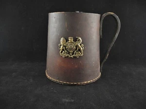 Vintage Ledergehäuse Tankard echtes Versteck Made in England Messing Wappen Steampunk - Bild 1 von 8