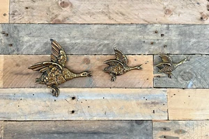 GRADUATED SET OF 3 GILT BRASS MALLARD DUCKS GEESE BIRDS WALL HANGING DECORATION - Picture 1 of 15